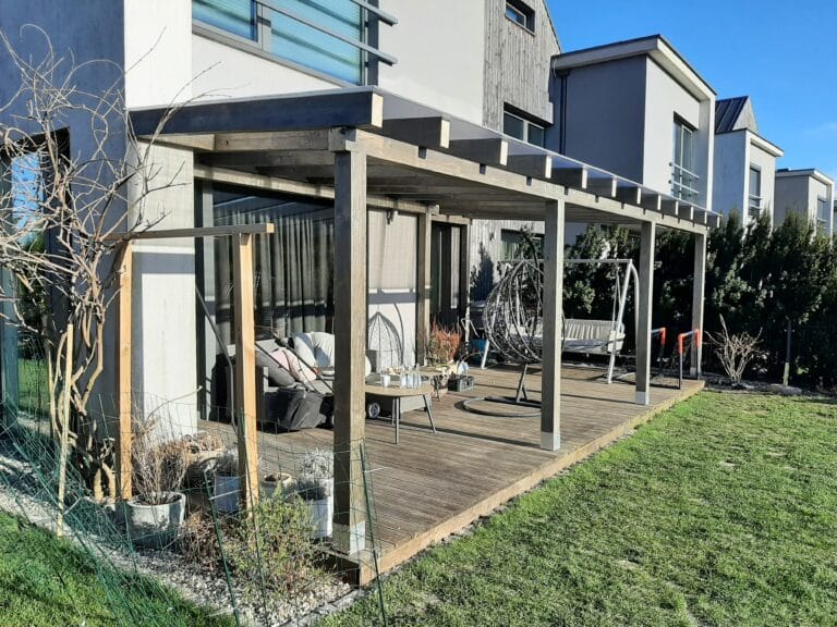 zadaszenie tarasu z poliwęglanem komorowym